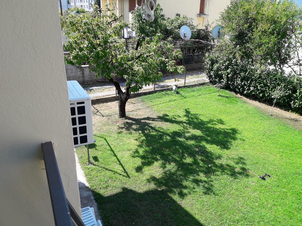 Castelomi Apartment Podgorica Luaran gambar